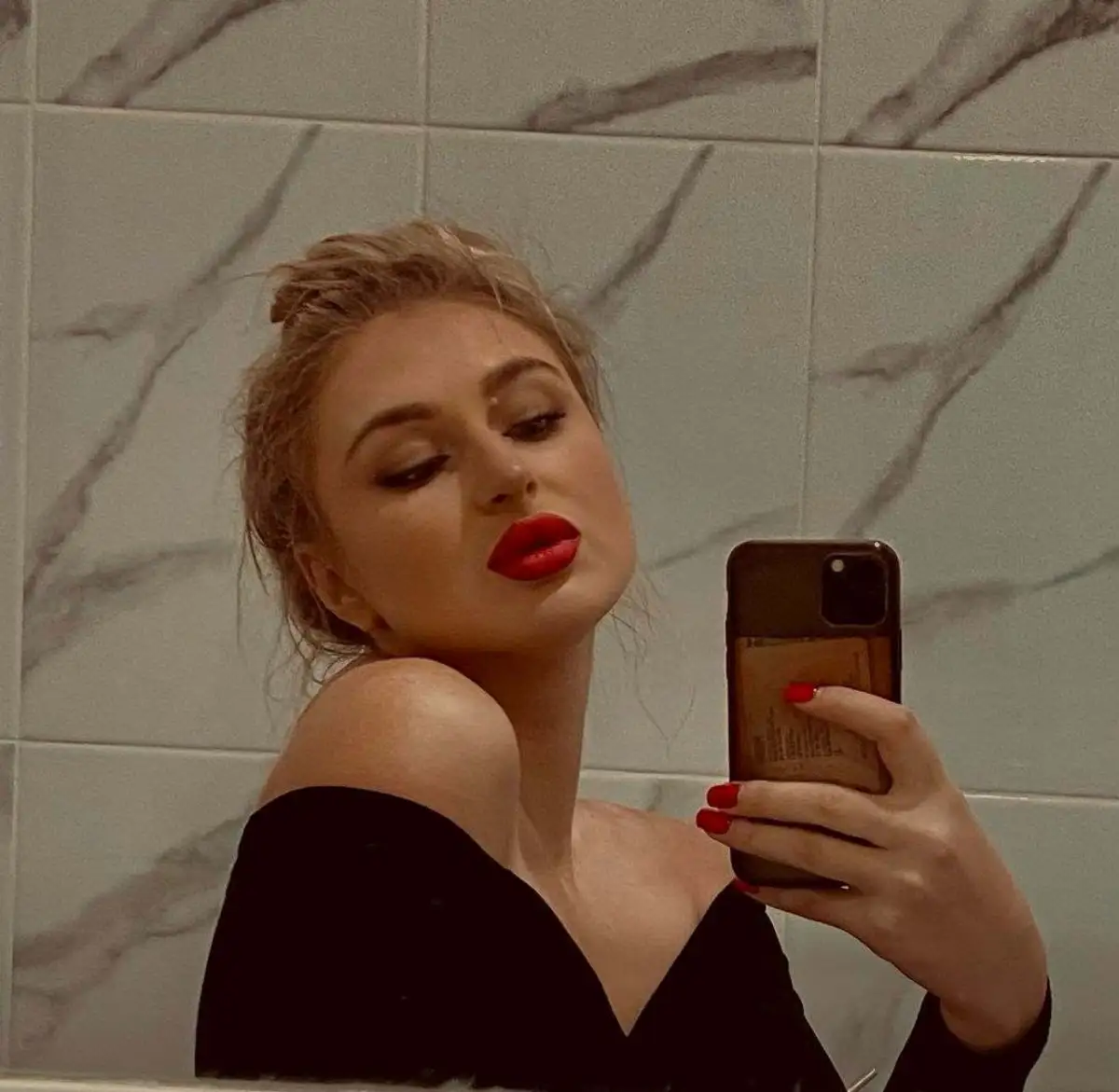 Zhenya escort in London