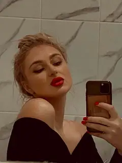 Zhenya escort in London